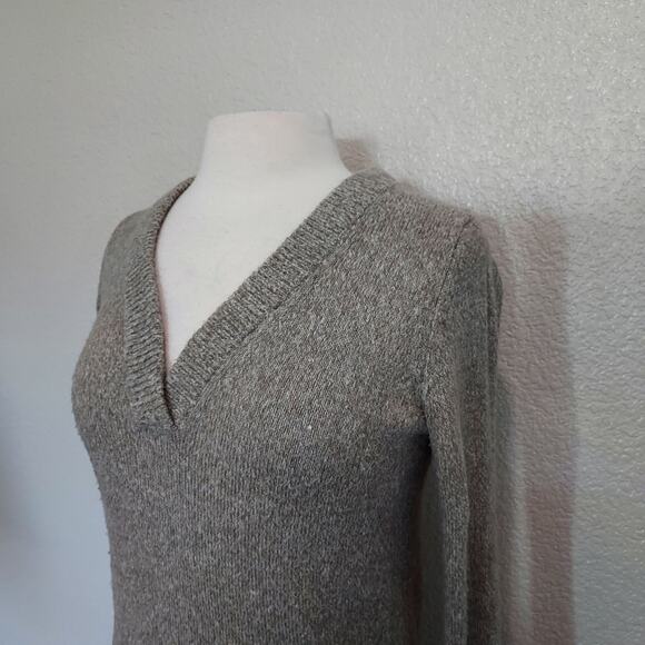 Abercrombie & Fitch Beige V-Neck Sweater Size M - Picture 4 of 11